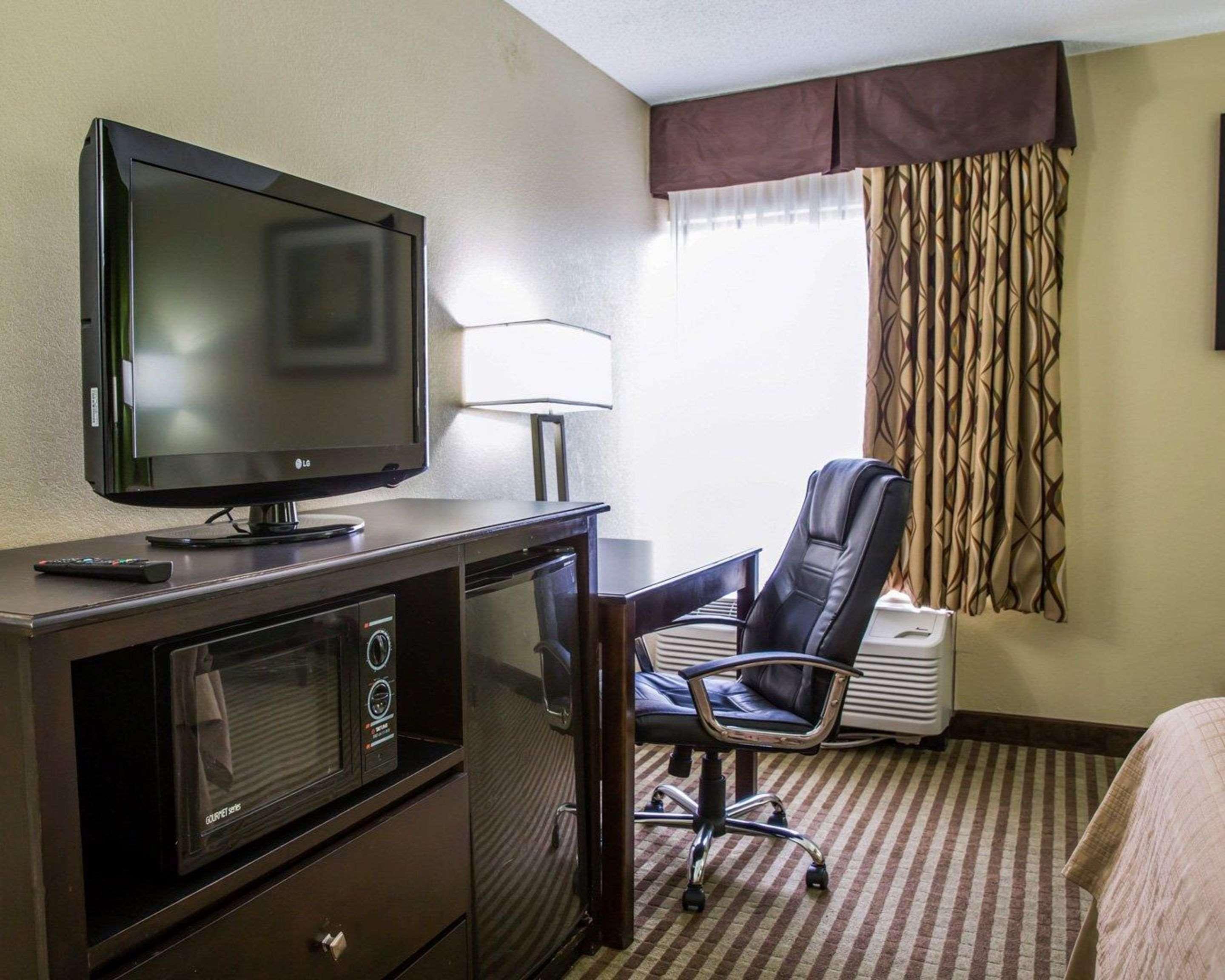 Quality Inn Jacksonville Near Camp Lejeune Exterior photo