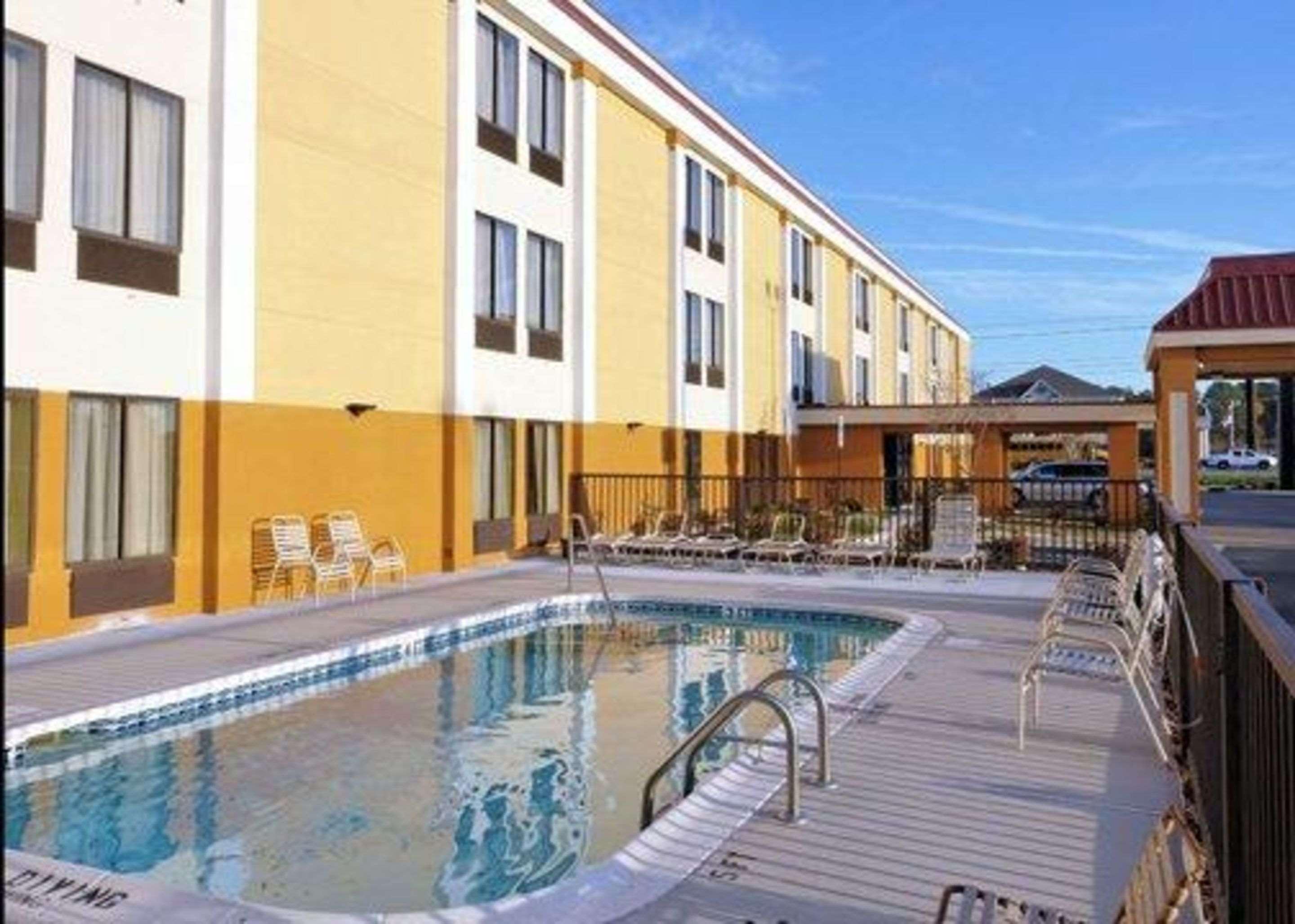 Quality Inn Jacksonville Near Camp Lejeune Exterior photo