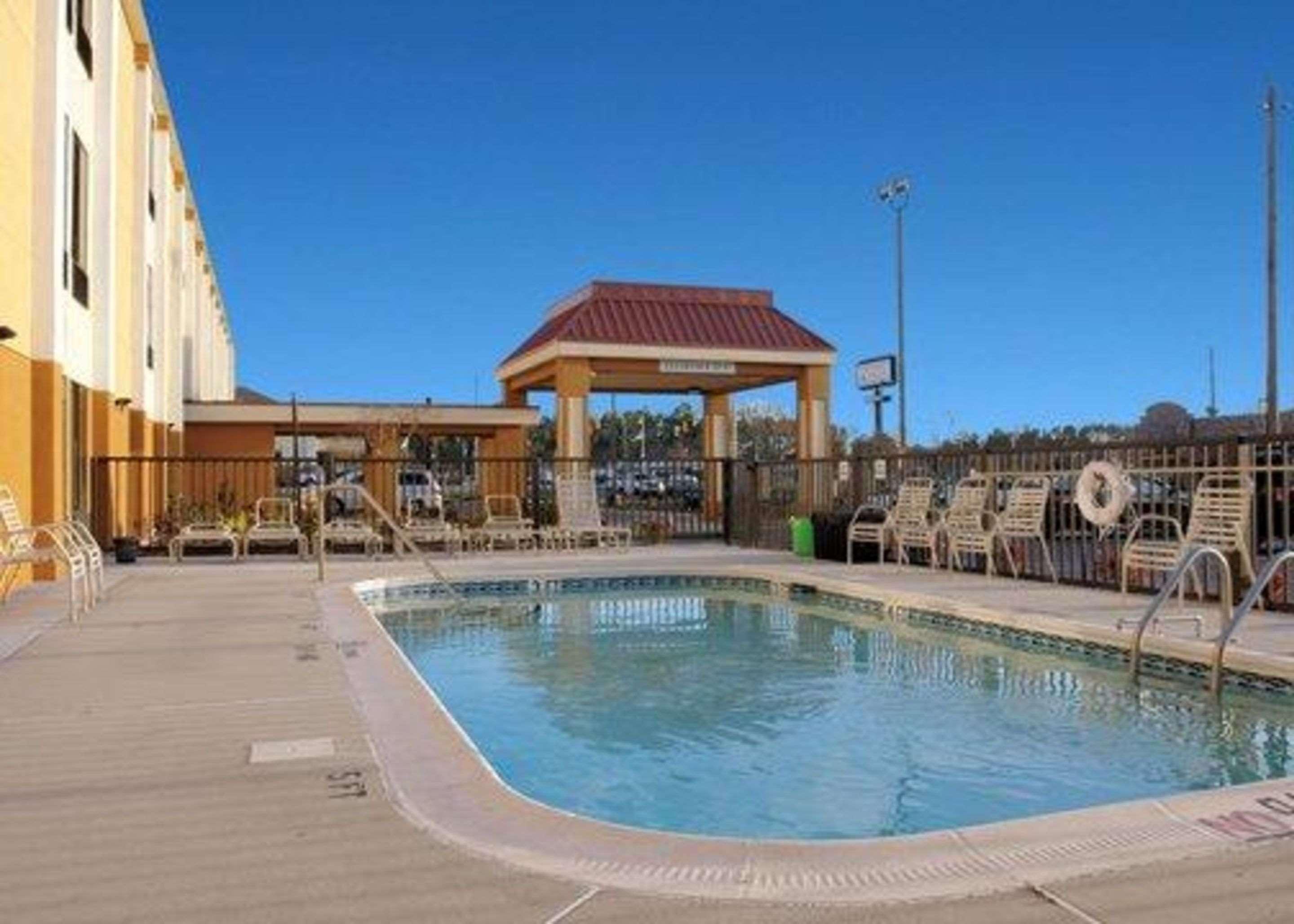 Quality Inn Jacksonville Near Camp Lejeune Exterior photo
