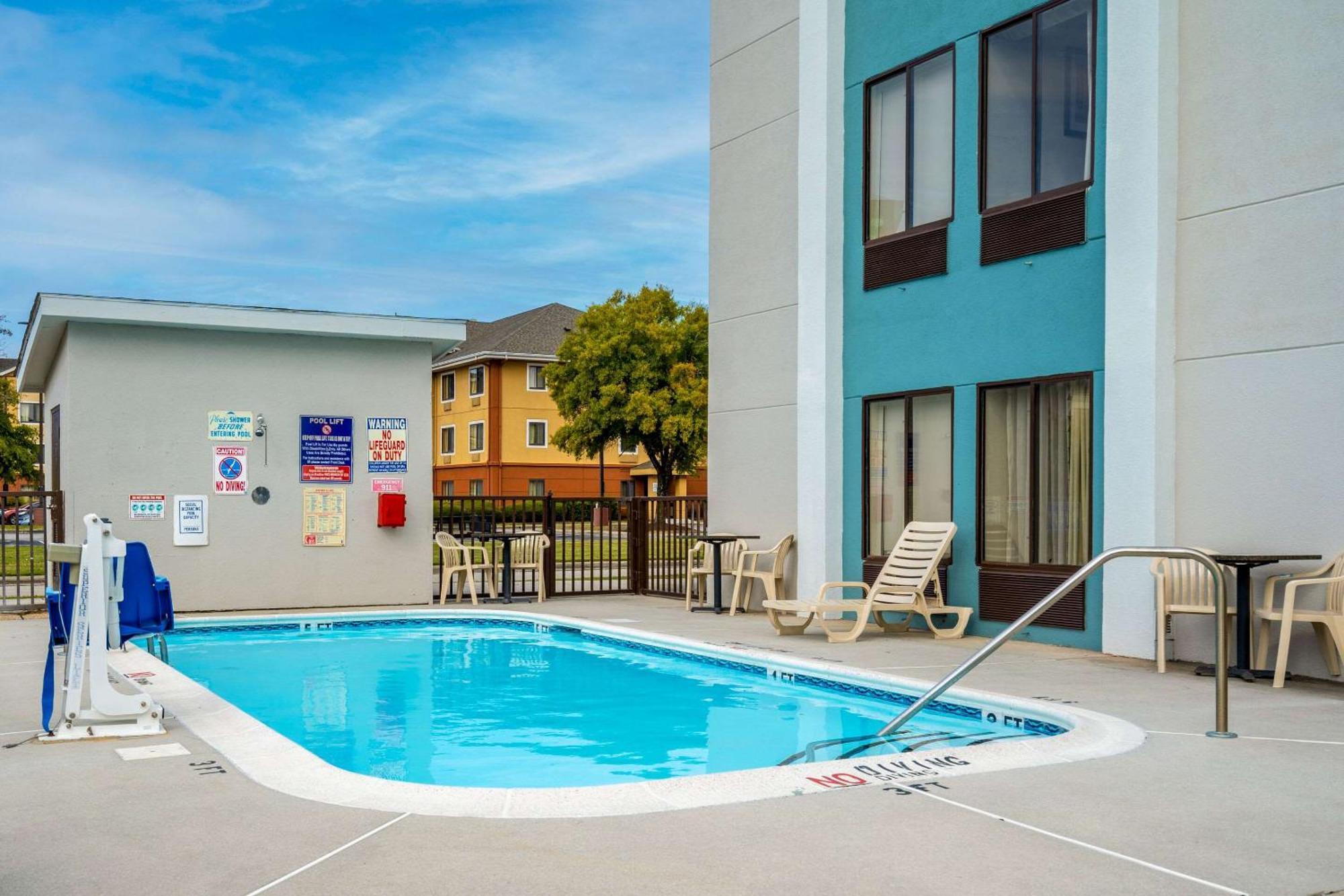 Quality Inn Jacksonville Near Camp Lejeune Exterior photo
