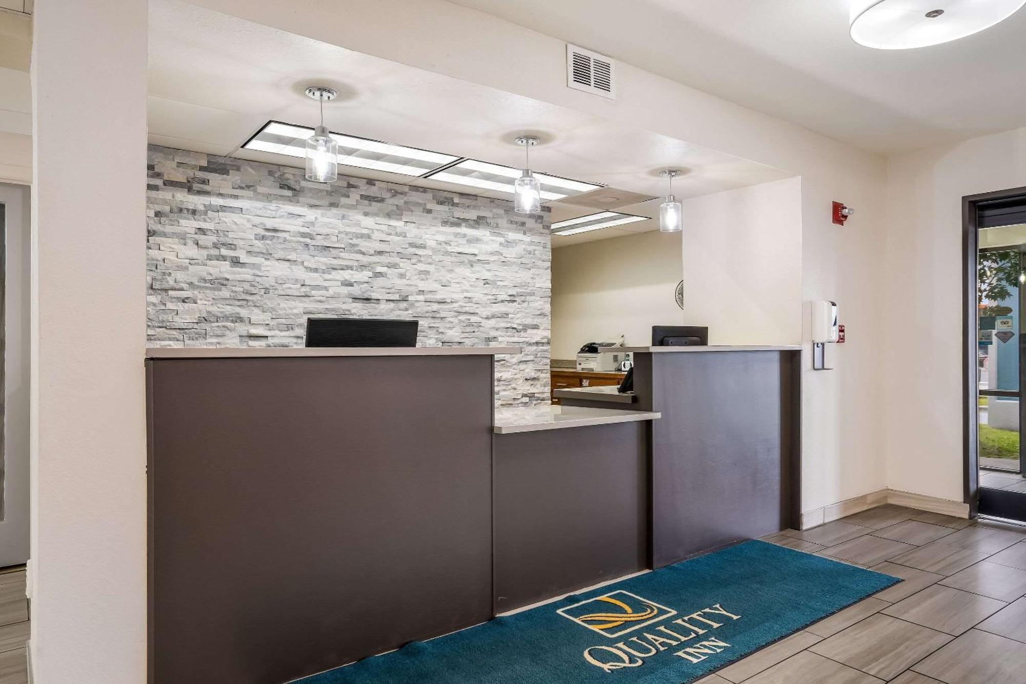 Quality Inn Jacksonville Near Camp Lejeune Exterior photo