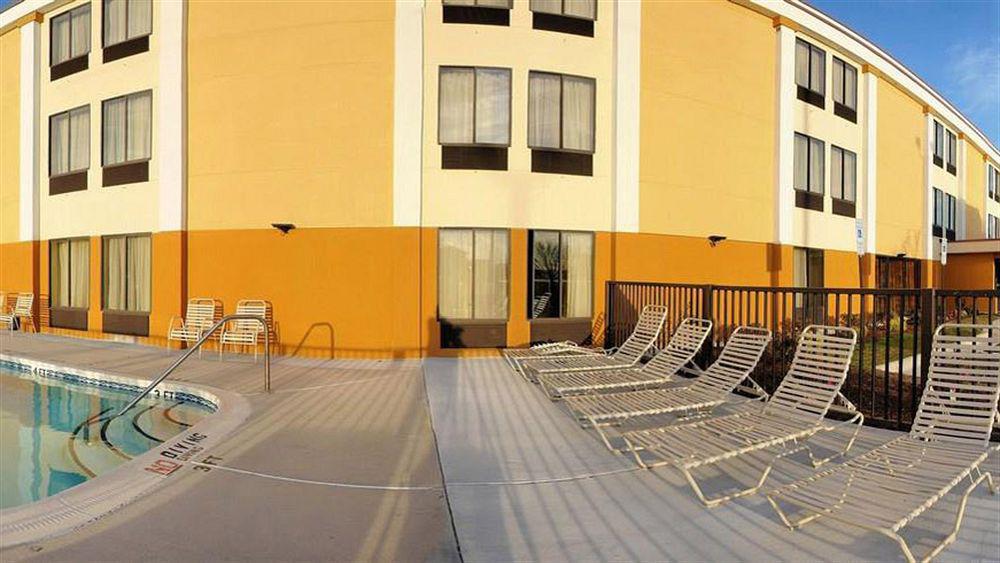 Quality Inn Jacksonville Near Camp Lejeune Exterior photo