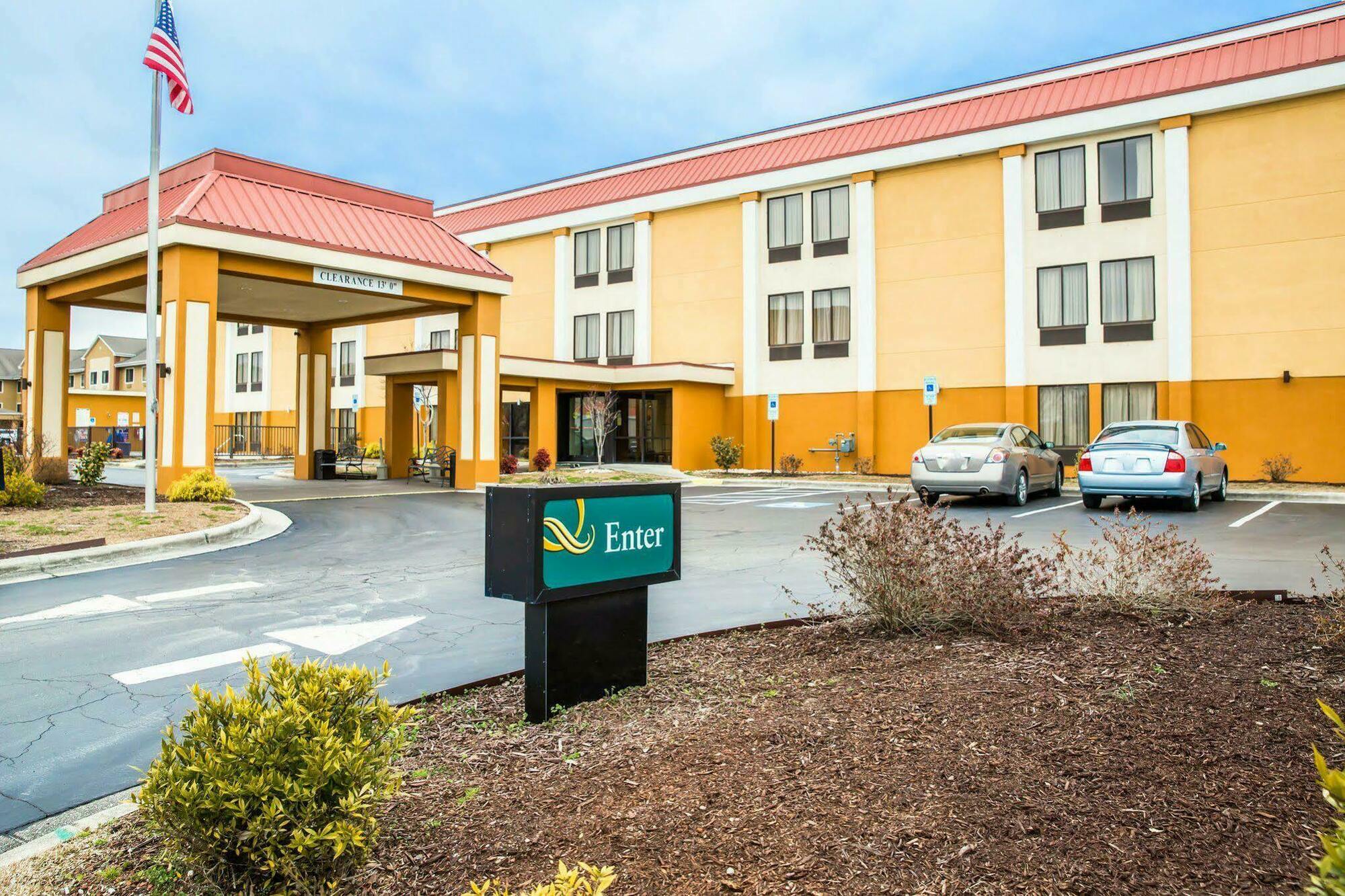 Quality Inn Jacksonville Near Camp Lejeune Exterior photo